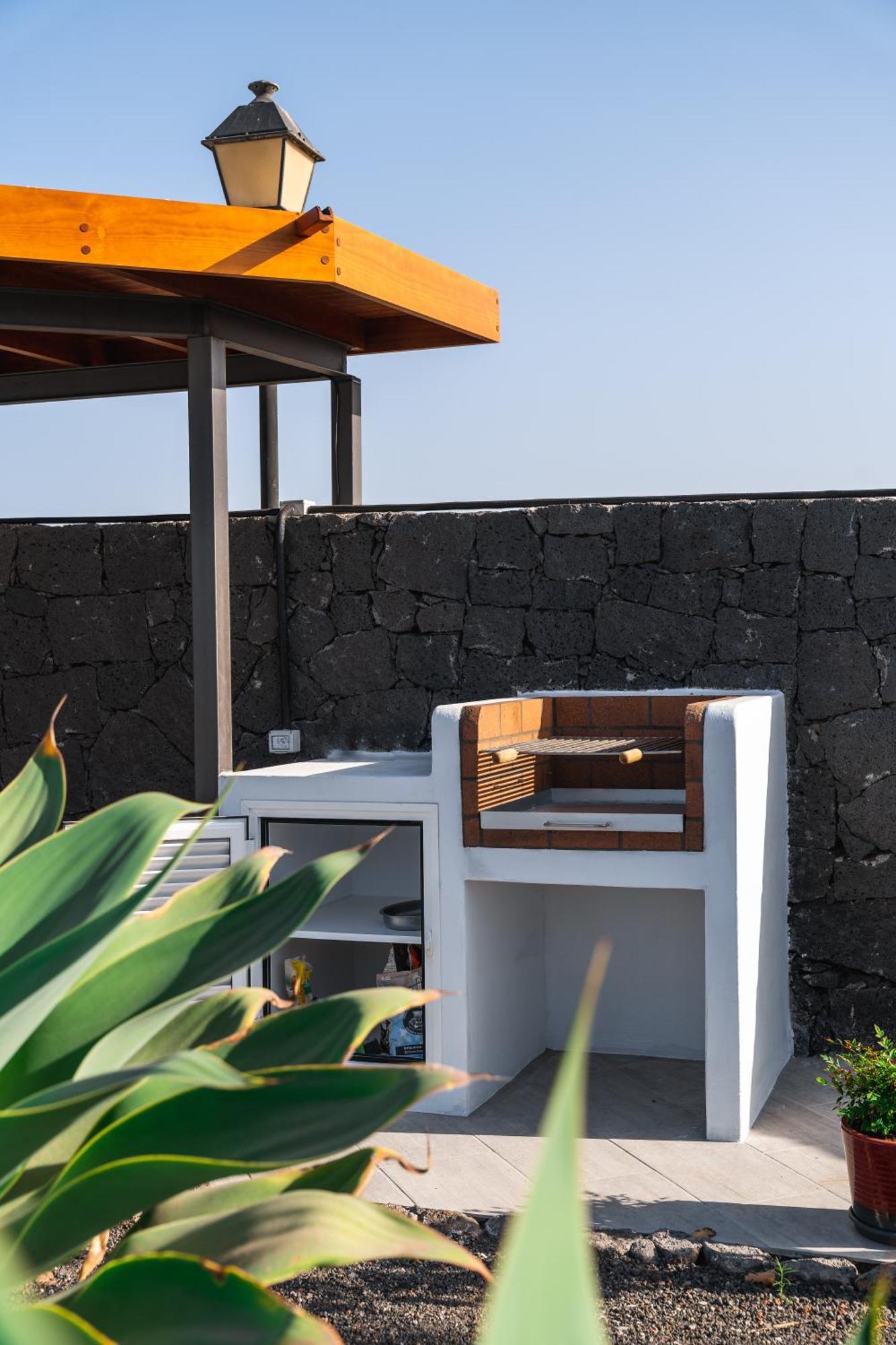 3 Bedroom Villa With Private Pool Close To Papagayo Beach ปลายาบลังกา ภายนอก รูปภาพ