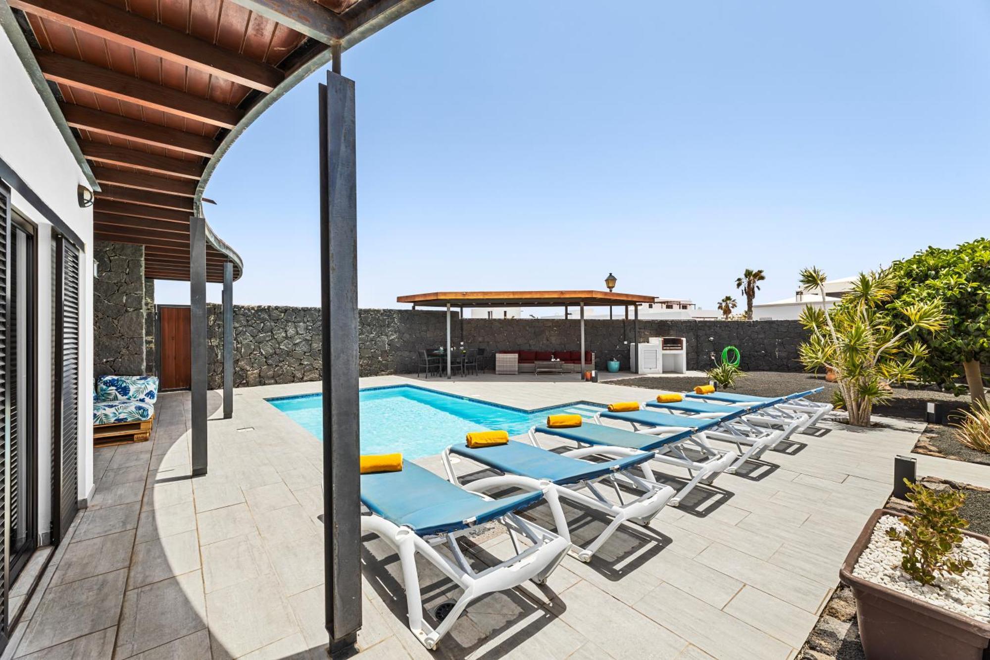 3 Bedroom Villa With Private Pool Close To Papagayo Beach ปลายาบลังกา ภายนอก รูปภาพ