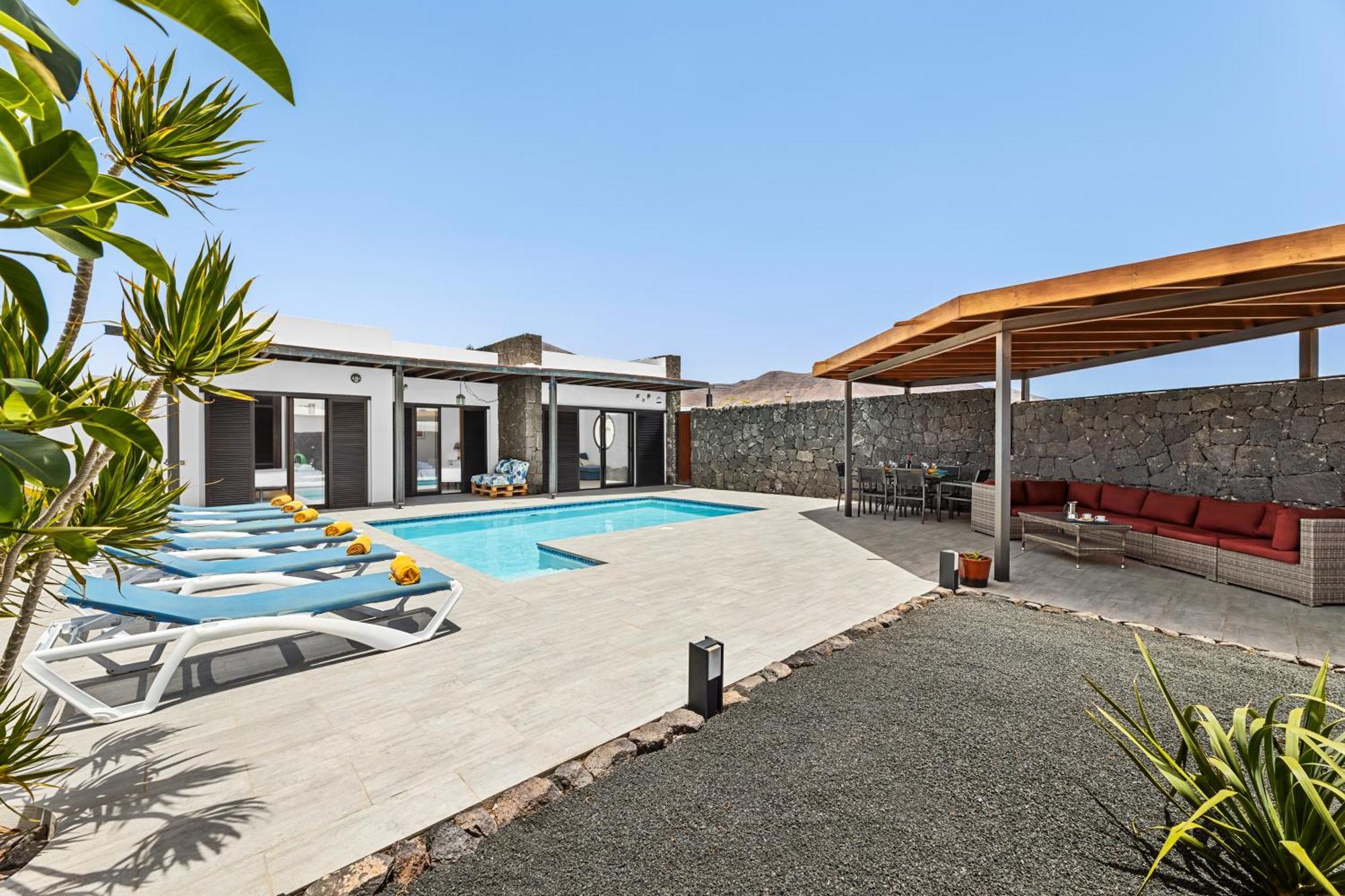 3 Bedroom Villa With Private Pool Close To Papagayo Beach ปลายาบลังกา ภายนอก รูปภาพ